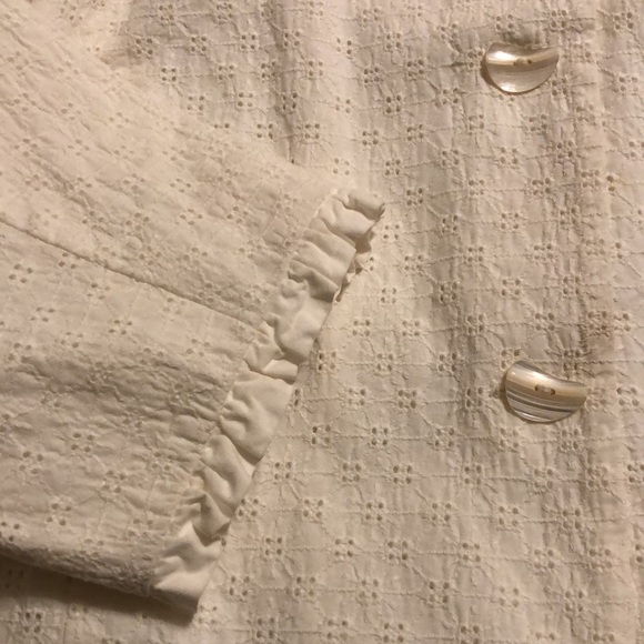 Susan graver white eyelet jacket, fully lined. Size L, 100% cotton ruffle trim - Picture 6 of 6